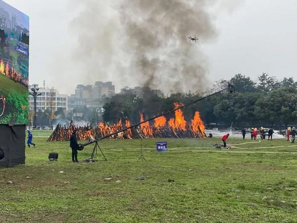 战狼无人机助力空天地一体化应急救援消防综合演练